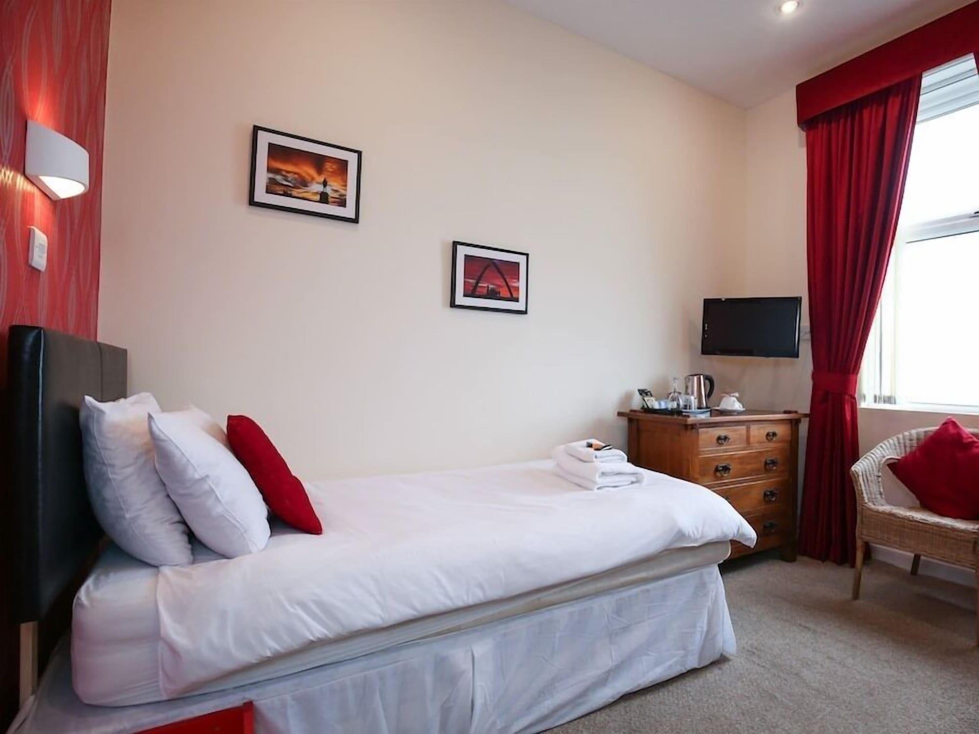 וויטבי Riviera Guesthouse מראה חיצוני תמונה
