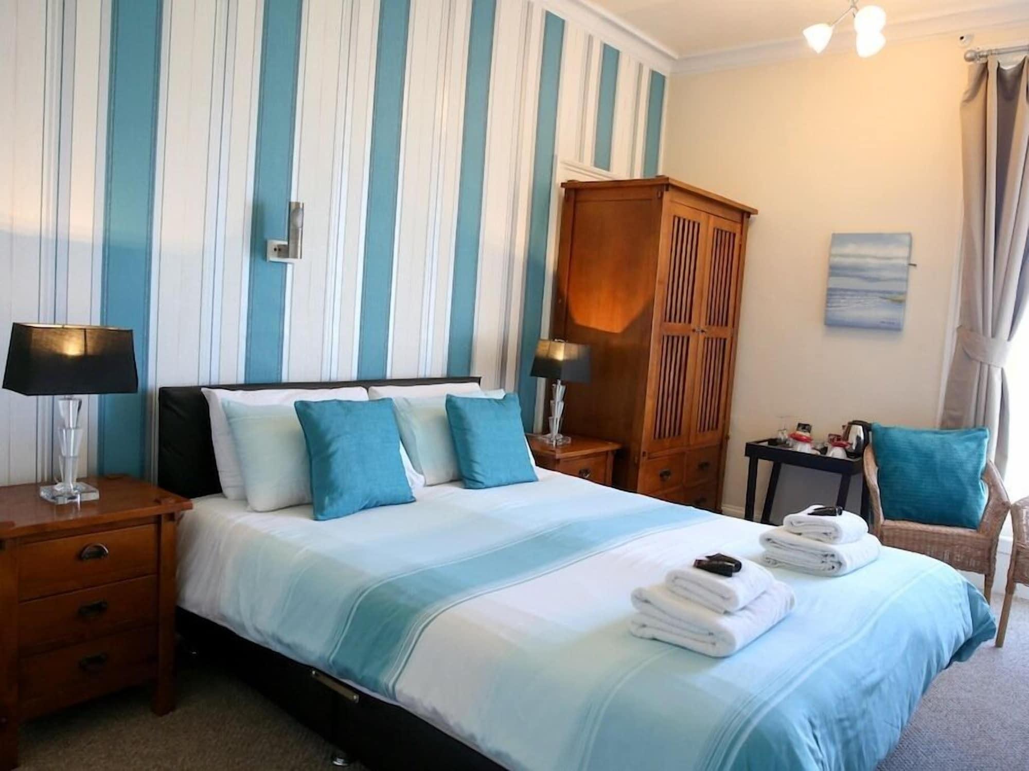 וויטבי Riviera Guesthouse מראה חיצוני תמונה