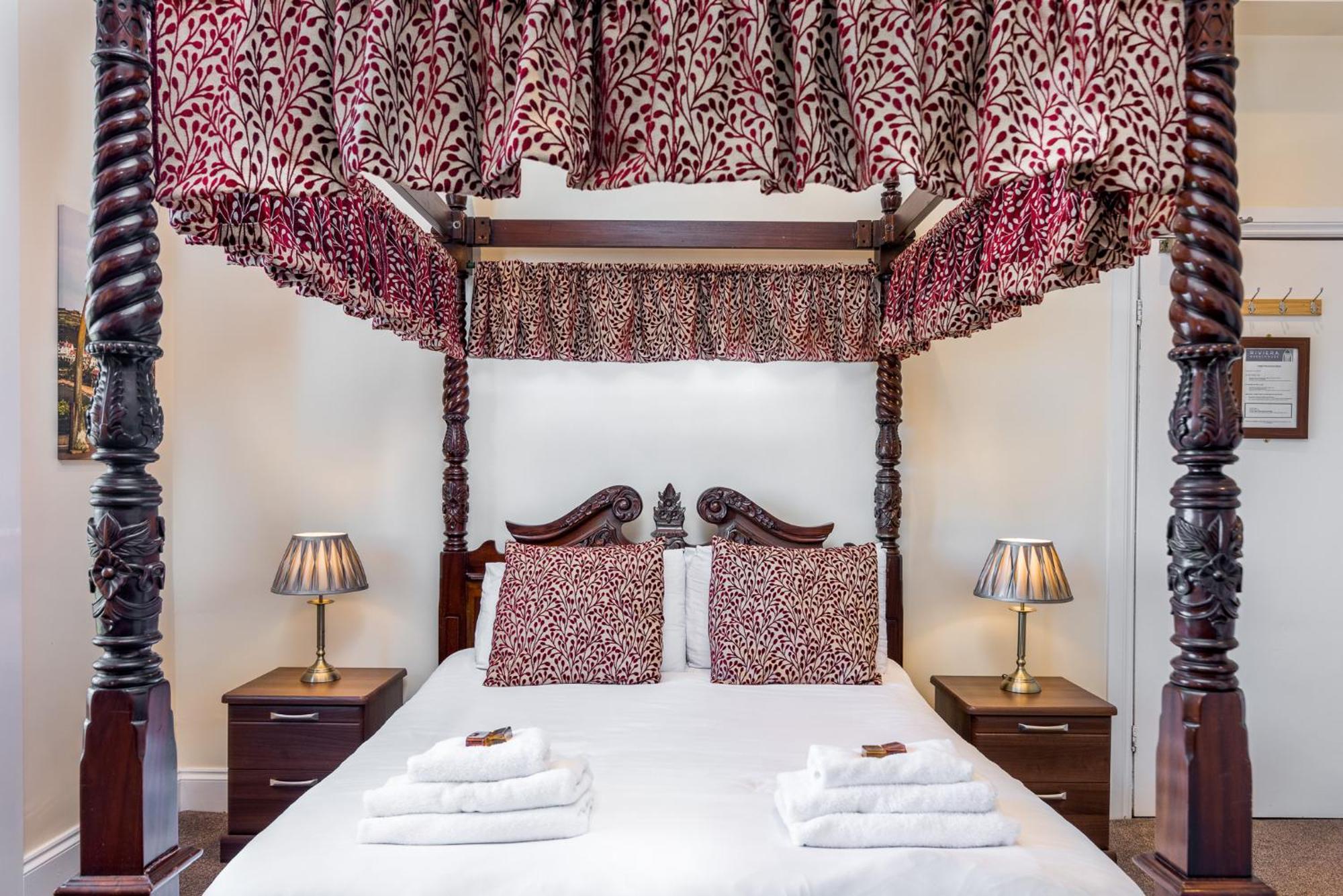 וויטבי Riviera Guesthouse מראה חיצוני תמונה